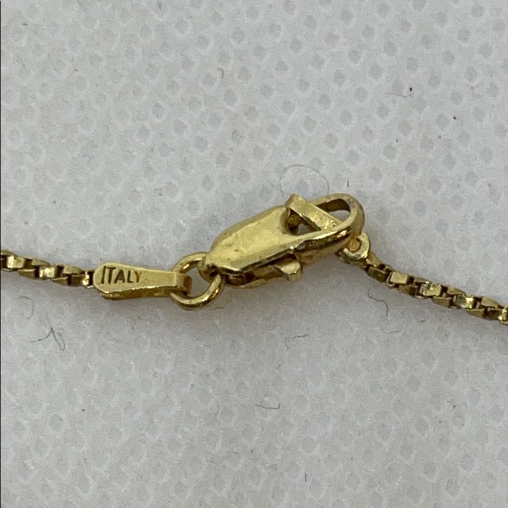14K Yellow Gold Cross Pendant / Chain Necklace 4g - Picture 4 of 5